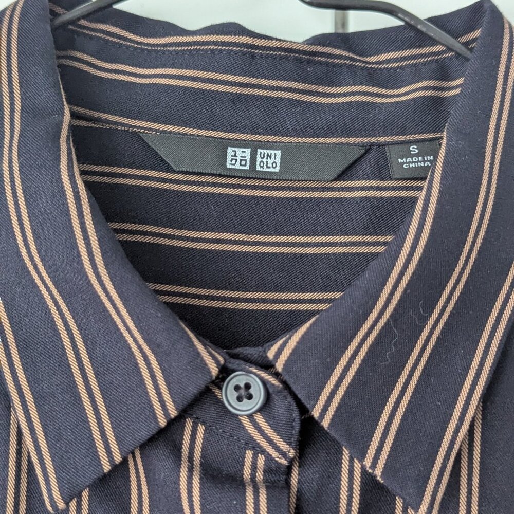 Uniqlo Striped Rayon Blouse - Picture 3 of 4